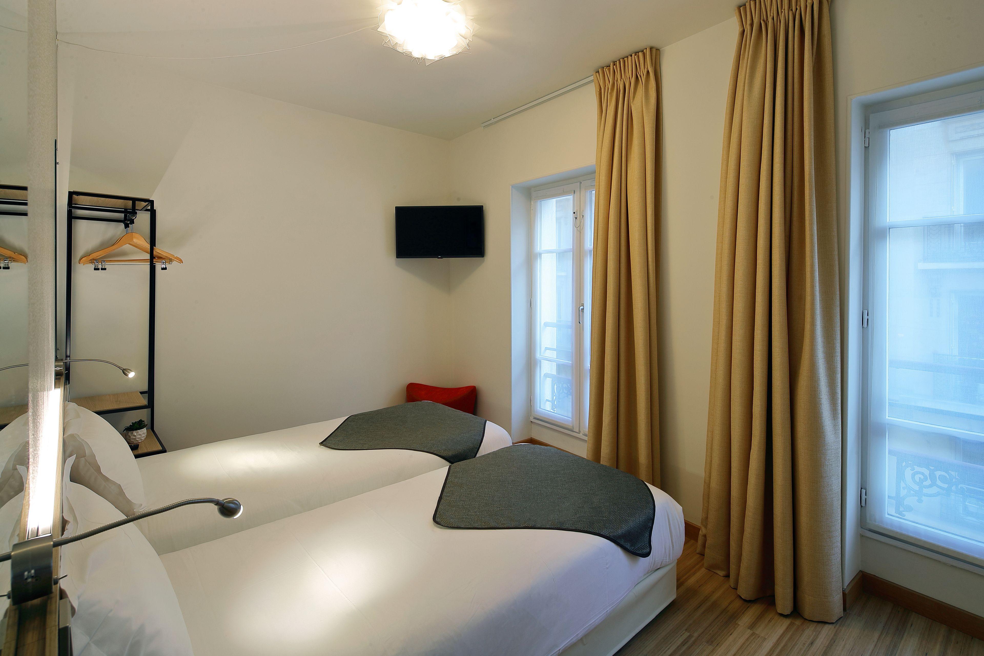 Hor Les Lumieres Paris